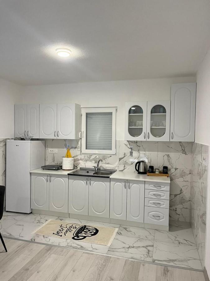 Knezevic Apartman Подгориця Екстер'єр фото